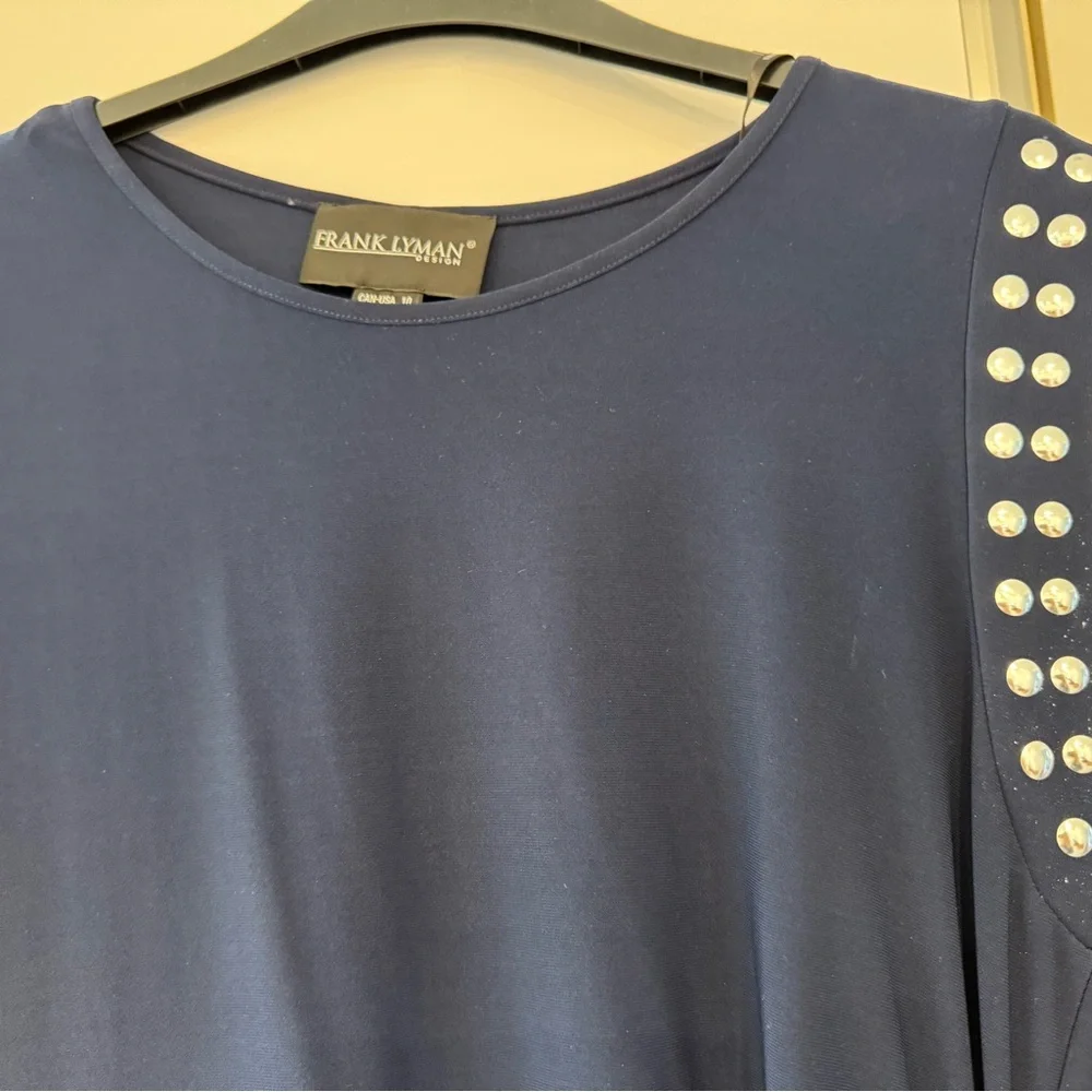 Frank Lyman Design Navy 2 pc set with capris pants with stud accents! - Picture 6 of 6